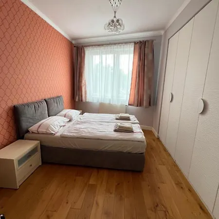 Spacious 110m2 With Free Parking *
